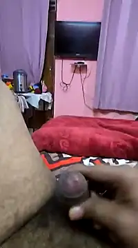 Snapshot of Loveboycurvy chatting on 12.26.24 Loveboycurvy online show from 12.26.24