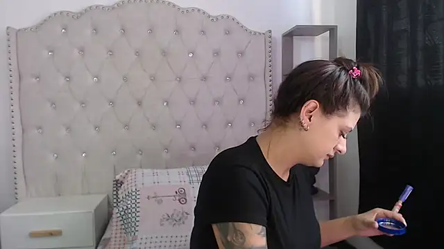 Abril Squirt online show from 03.15.26