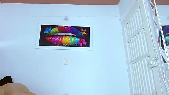 Snapshot of ManuelaCox chatting on 09.24.25 ManuelaCox online show from 09.24.25