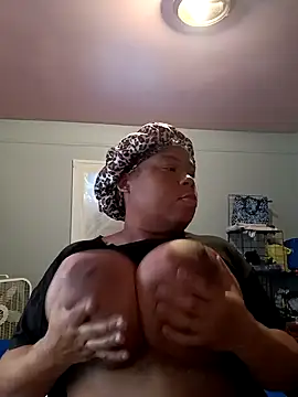 Snapshot of pinkpassionpleaser chatting on 12.21.24 pinkpassionpleaser online show from 12.21.24