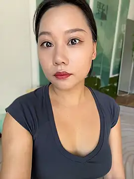 Eliza-E online show from 08.05.26
