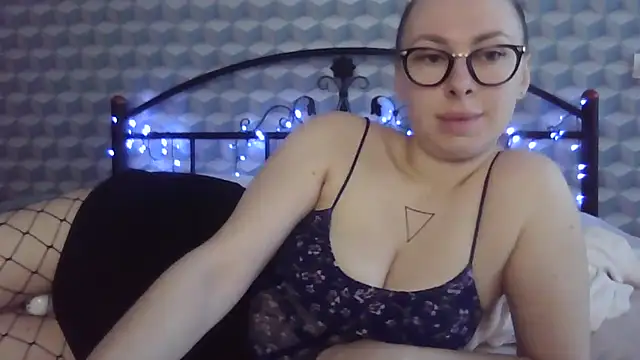 Snapshot of _Leslyy_Solo_1 chatting on 02.17.25  Leslyy Solo 1 online show from 02.17.25