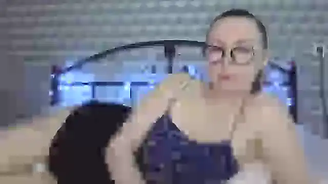 Snapshot of _Leslyy_Solo_1 chatting on 02.17.25  Leslyy Solo 1 online show from 02.17.25