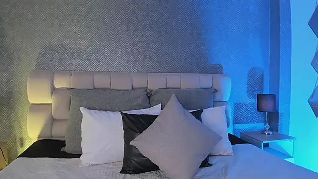 sofi bakerr online show from 10.04.25