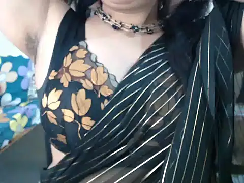 Snapshot of Inviting_Aanya chatting on 02.15.25 Inviting Aanya online show from 02.15.25