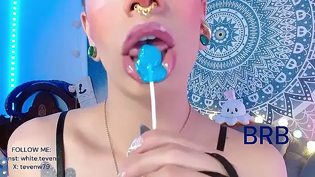 tevenwhiite online show from 01.04.25