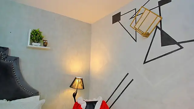 AnntoniaWood online show from 12.12.24