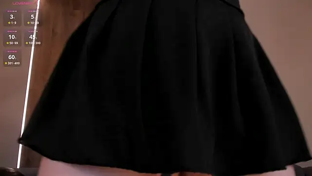 ViolettHansson online show from 02.20.25