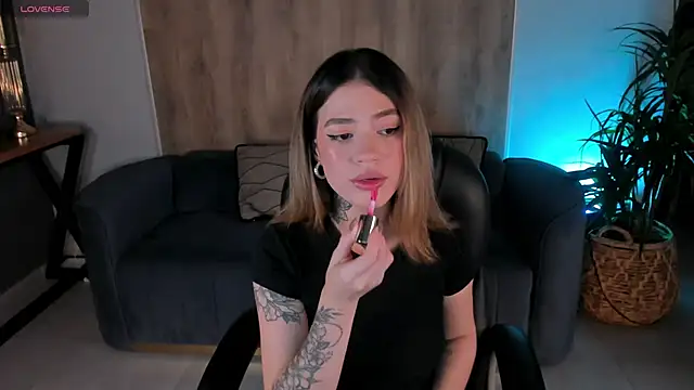 ViolettHansson online show from 03.13.25