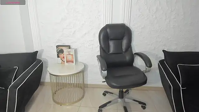 ViolettHansson online show from 03.08.26