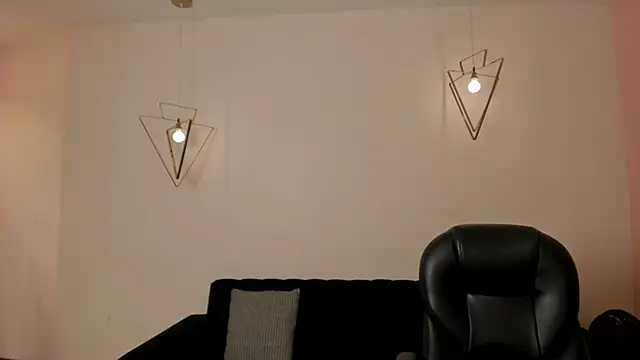 Snapshot of AliceHarper_ chatting on 11.06.25 AliceHarper online show from 11.06.25