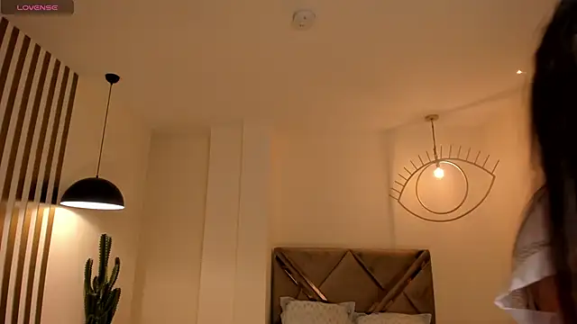 Snapshot of AliceHarper_ chatting on 12.04.25 AliceHarper online show from 12.04.25