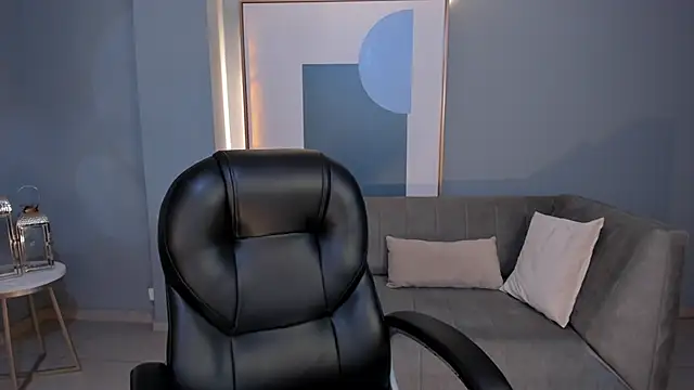 Snapshot of AliceHarper_ chatting on 12.21.25 AliceHarper online show from 12.21.25