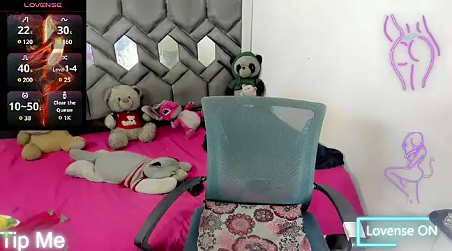 Snapshot of party_star_ chatting on 03.18.25 party star  online show from 03.18.25