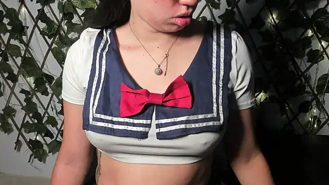 CoralineSanchez online show from 10.06.25