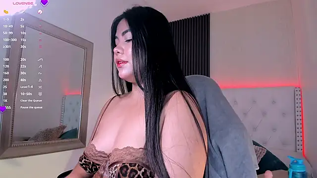 aliscollins  online show from 06.09.26