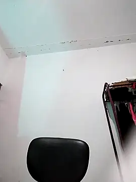 Snapshot of lunanataly chatting on 12.29.24 lunanataly online show from 12.29.24
