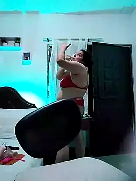 Snapshot of lunanataly chatting on 01.17.25 lunanataly online show from 01.17.25