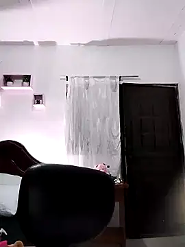 Snapshot of lunanataly chatting on 01.21.25 lunanataly online show from 01.21.25