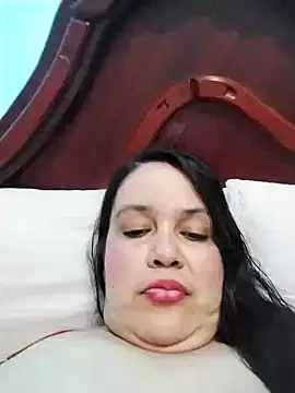 Snapshot of lunanataly chatting on 02.12.25 lunanataly online show from 02.12.25