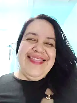 Snapshot of lunanataly chatting on 02.15.25 lunanataly online show from 02.15.25
