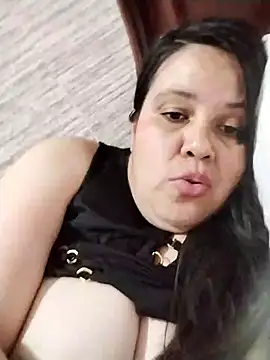 Snapshot of lunanataly chatting on 02.25.25 lunanataly online show from 02.25.25