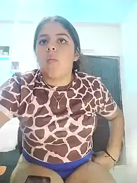 Snapshot of lunanataly chatting on 02.27.25 lunanataly online show from 02.27.25