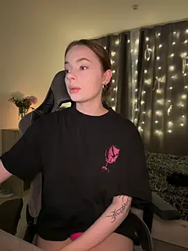 Snapshot of _MayShy_ chatting on 12.17.24 MayShy online show from 12.17.24