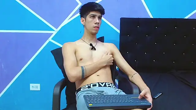 Snapshot of jhony-sex chatting on 12.17.24 jhony-sex online show from 12.17.24