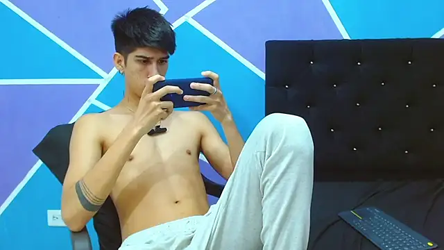 Snapshot of jhony-sex chatting on 12.19.24 jhony-sex online show from 12.19.24