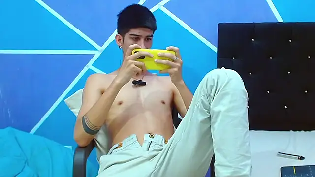 Snapshot of jhony-sex chatting on 01.19.25 jhony-sex online show from 01.19.25