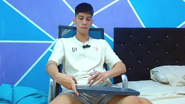 Snapshot of jhony-sex chatting on 02.03.25 jhony-sex online show from 02.03.25