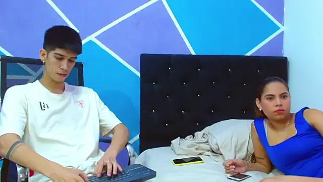 Snapshot of jhony-sex chatting on 02.15.25 jhony-sex online show from 02.15.25