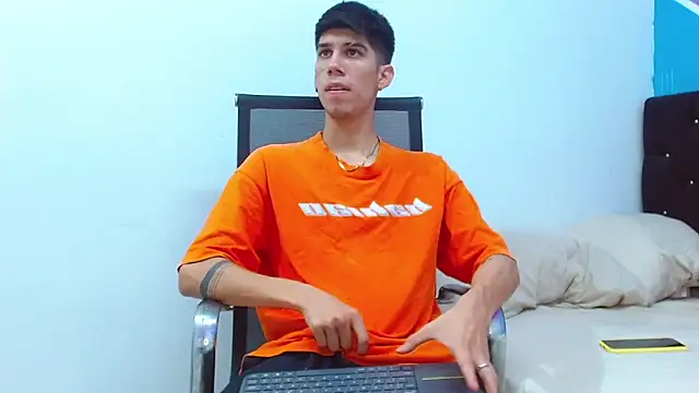 Snapshot of jhony-sex chatting on 03.19.25 jhony-sex online show from 03.19.25