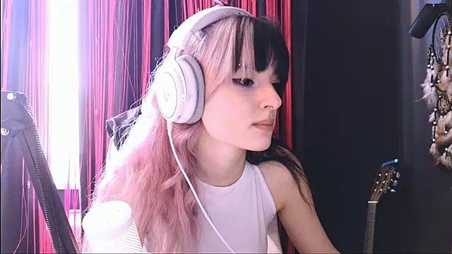 Avi Nile online show from 10.25.25