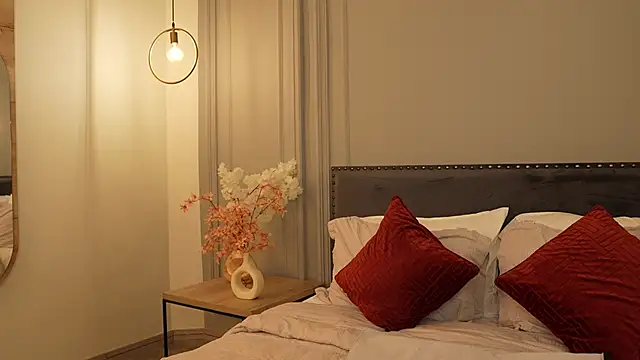 IrisBaker online show from 04.21.26