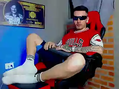 Snapshot of smoker445 chatting on 01.28.25 smoker445 online show from 01.28.25