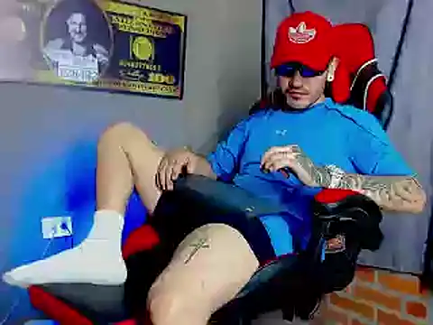 Snapshot of smoker445 chatting on 02.04.25 smoker445 online show from 02.04.25