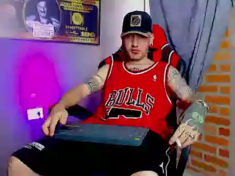 Snapshot of smoker445 chatting on 02.08.25 smoker445 online show from 02.08.25