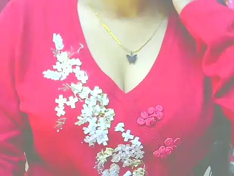 Snapshot of ishmita99 chatting on 12.08.24 ishmita99 online show from 12.08.24
