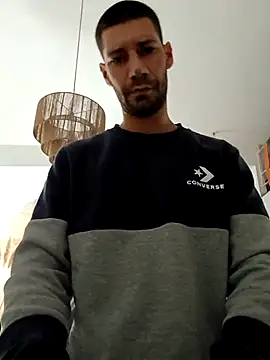 Snapshot of litleboy92 chatting on 10.31.25 litleboy92 online show from 10.31.25