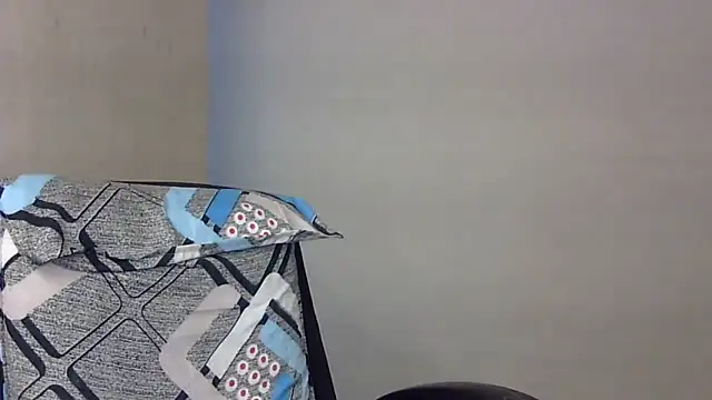 Snapshot of lola-__ chatting on 10.15.25 lola- online show from 10.15.25