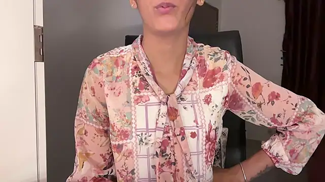 lola-   online show from 07.01.26