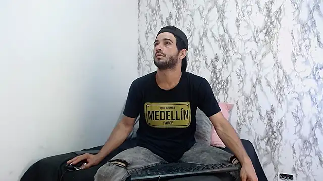 Moon and aaron online show from 02.22.26