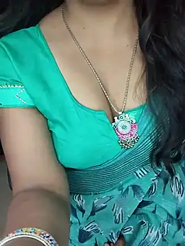 Snapshot of Tanvi-patil chatting on 03.22.25 Tanvi-patil online show from 03.22.25
