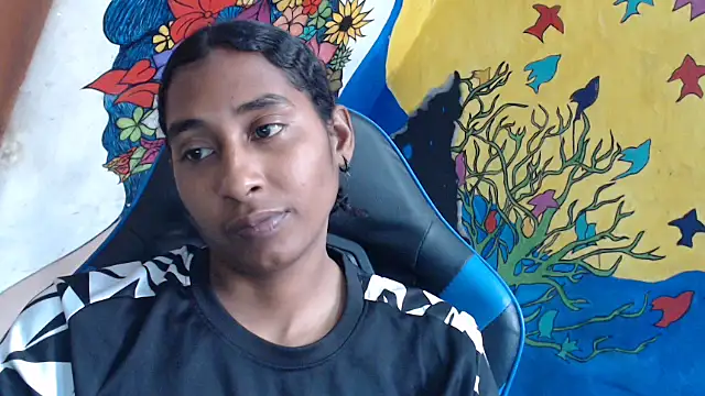 Snapshot of yohatinelly07 chatting on 09.27.25 yohatinelly07 online show from 09.27.25