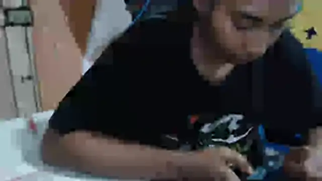 Snapshot of yohatinelly07 chatting on 10.20.25 yohatinelly07 online show from 10.20.25