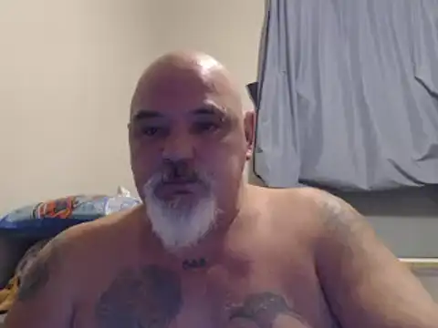 Newfiesausage1972 online show from 12.22.24