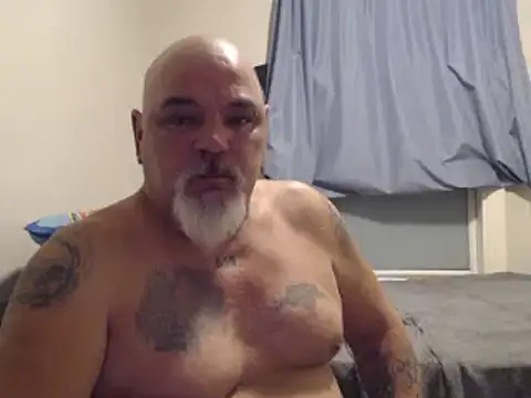 Newfiesausage1972 online show from 12.24.24