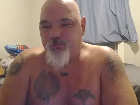 Newfiesausage1972 online show from 12.26.24